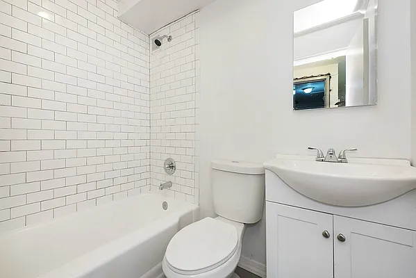 Rented by Camelot Realty Group | media 31