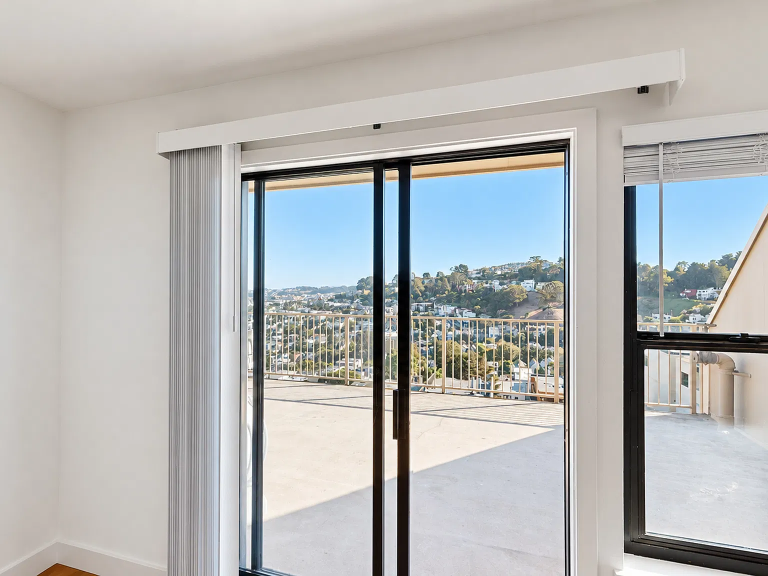 Spacious 3BR/2BA in Noe Valley | In-Unit Laundry | Pet Friendly! — Photo 3