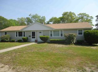 9 Bannister Ln, South Yarmouth, MA 02664