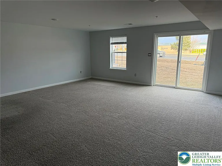 1077 Turnstone Dr — Photo 24