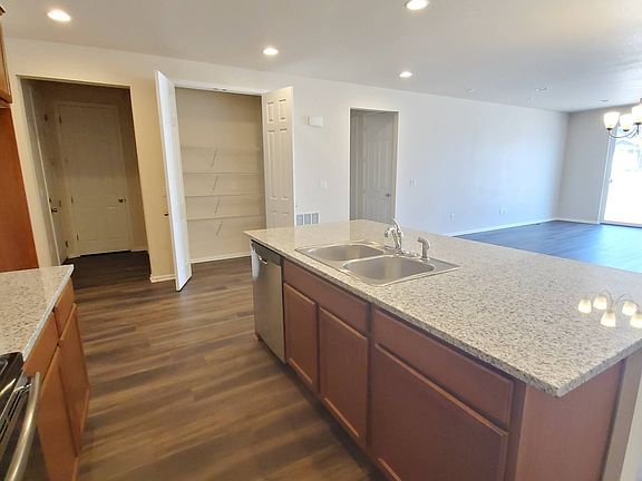 4th image of 1848 Tinkers Dr