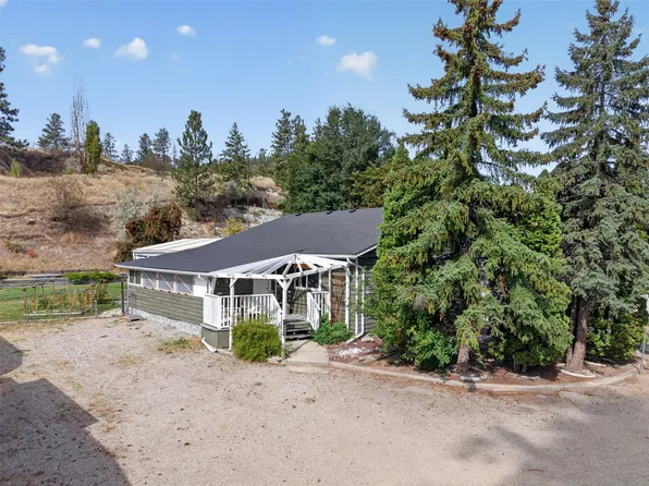 8008 Victoria Rd S, Summerland, BC V0H 1Z2