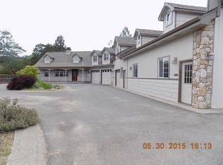 485 Rogue Air Dr, Shady Cove, OR 97539