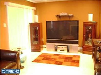 4th image of 9206 Wrensong Ct