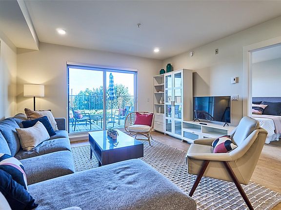 4th image of 45 Haliburton St #105
