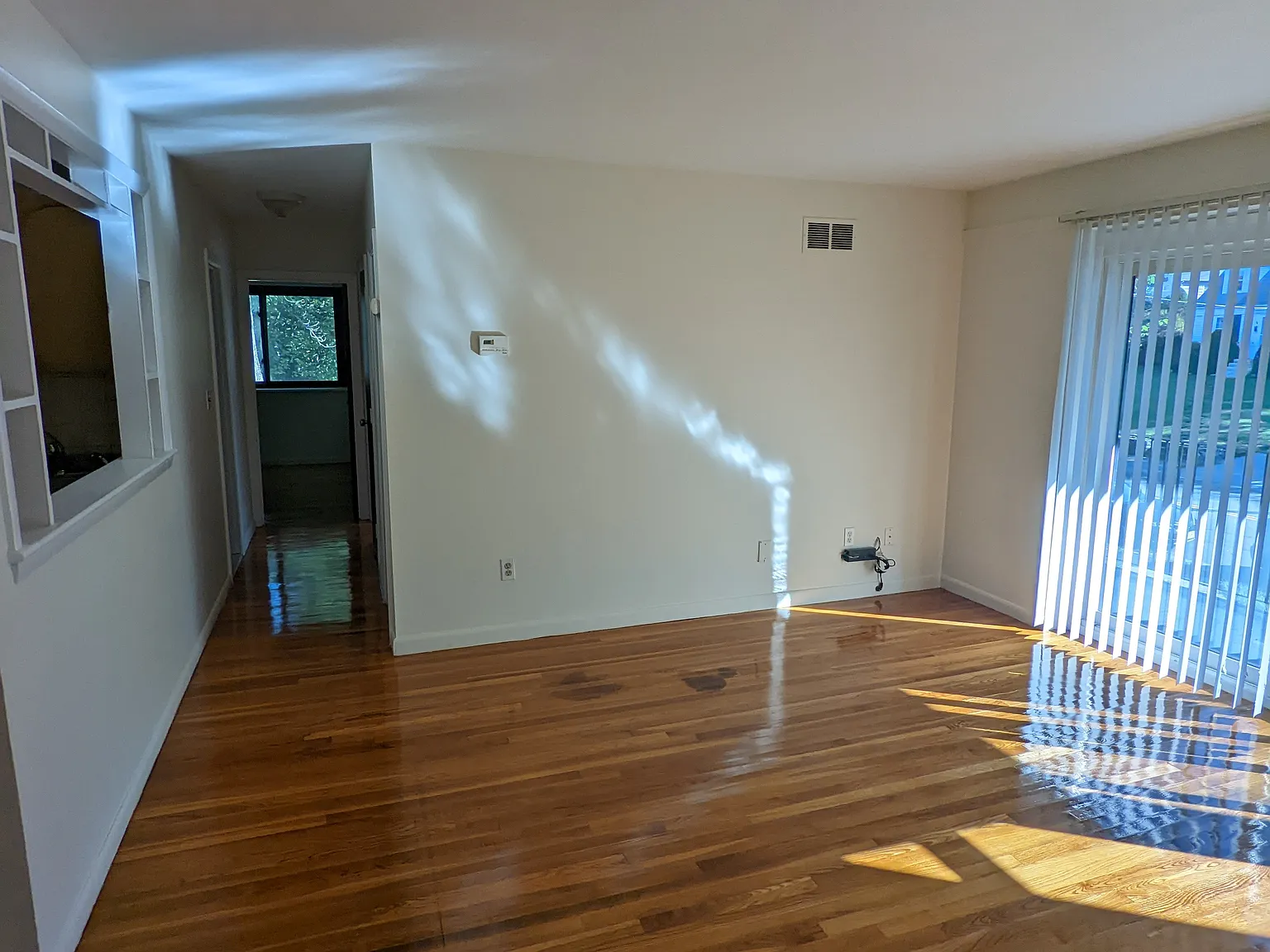 2 bed, 845 sqft, $2,600 — Photo 3