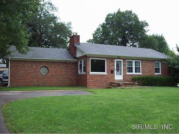 Home sits on 33 Acres