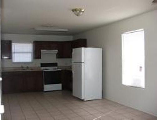 4th image of 435 # 1 & 2 AMIRES PL