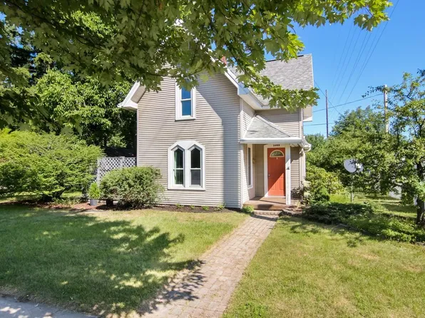 1065 Washington St, Traverse City, MI 49686