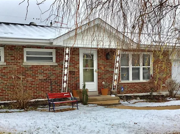 9900 Markhall Ln, Saint Louis, MO 63123