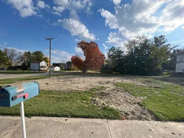 307 N Main St, Earlville, IL 60518