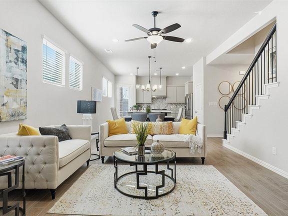 4th image of 409 Monarch Way