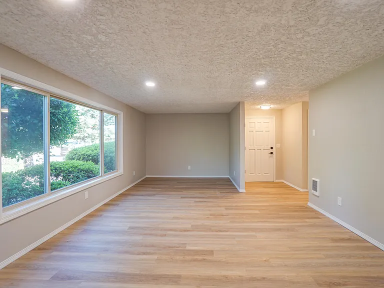 6206 NW Cherry St — Photo 9