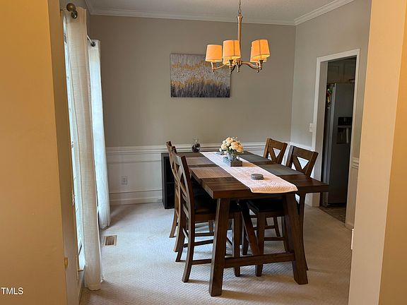 4th image of 3348 Daingerfield Dr