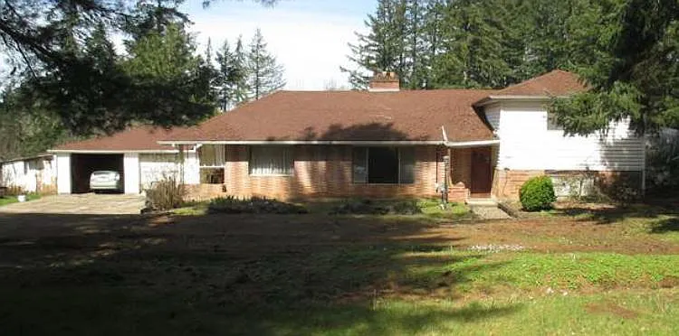 1040 SW Pioneer Dr — Photo 3