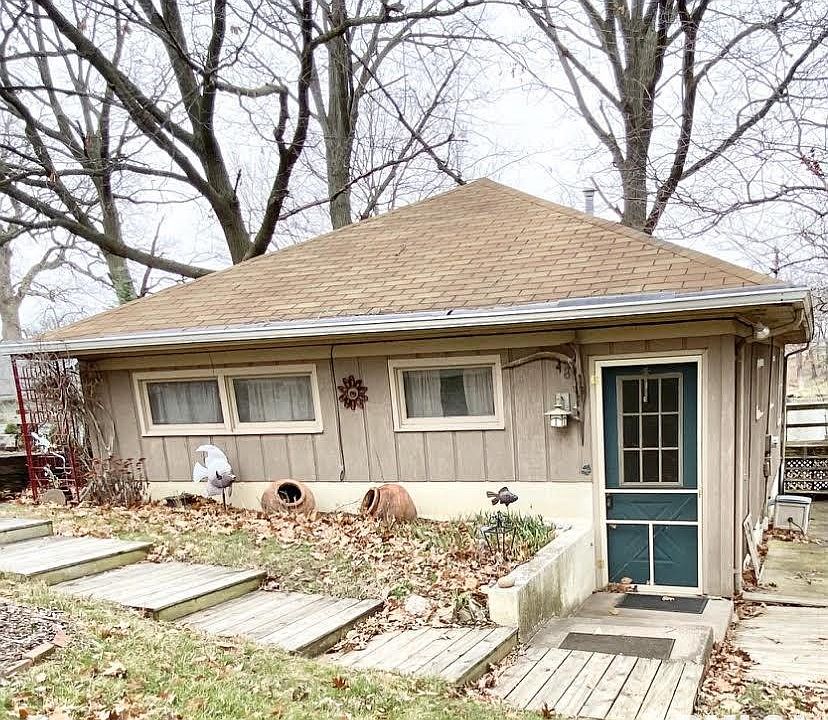 1st image of 48 Lake Warren Dr