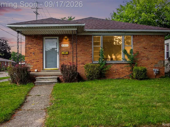 7511 Sterling St, Center Line, MI 48015