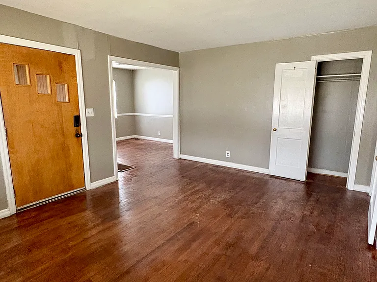 5513 Avenue P — Photo 8