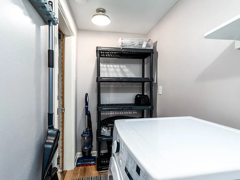 312 Warren St — Photo 26