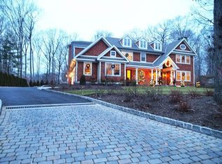 124 Fawn Hill Rd, Upper Saddle River, NJ 07458