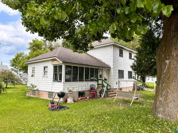 1409 4th St E, Ashland, WI 54806