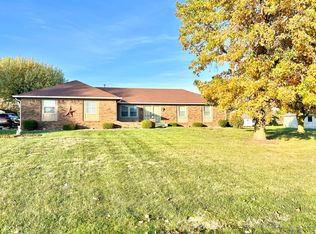 1254 Fox Trail Dr W, New Palestine, IN
