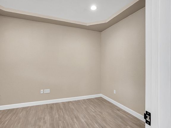 4th image of 315 E Julian St