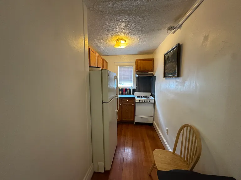 42 W Baltimore St #18 — Photo 6
