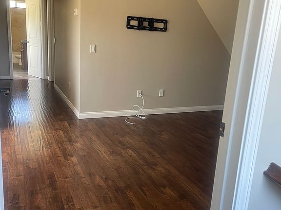 4th image of 32081 Anna Marie Ln #2