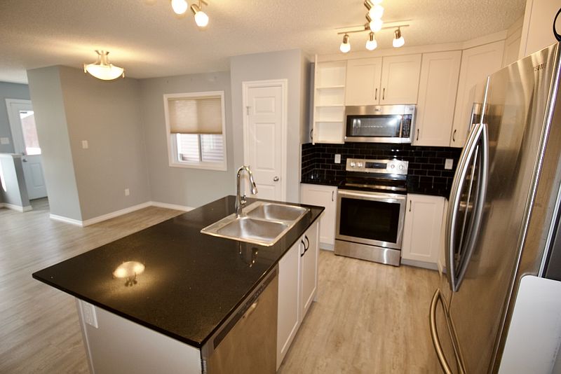 Edmonton House for rent - 4 Bedrooms — photo 5