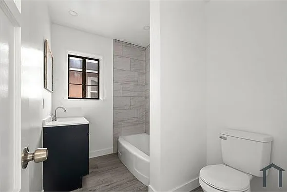 3454 Hunter St — Photo 9