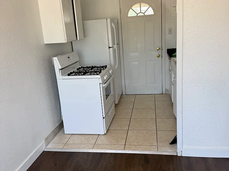 1719 Morrison Ave — Photo 2