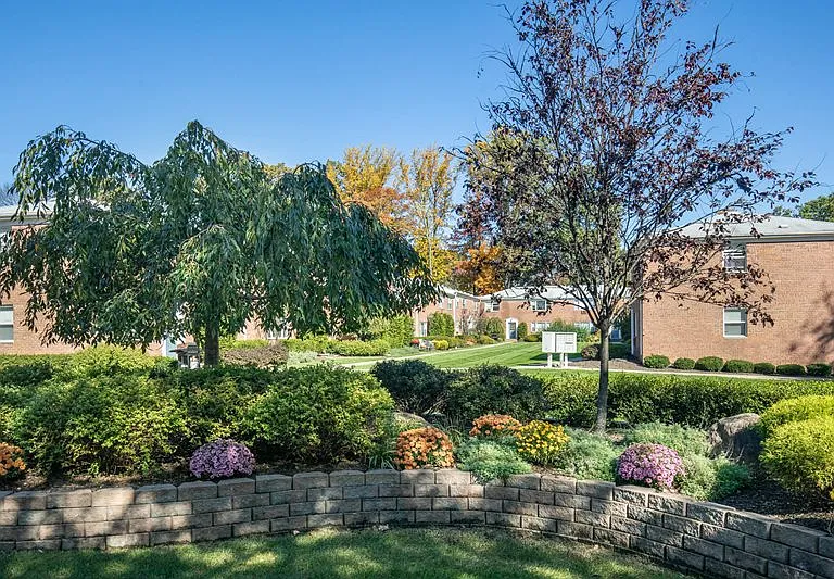 Lakeview Gardens — Photo 16