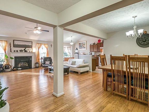 4th image of 2342 Gardner Dr