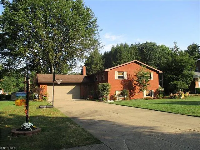 1003 E 3rd St photo 1