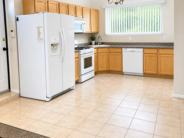 146 Bayview Ln #2 — Photo 2