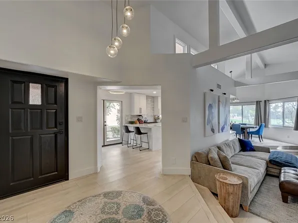 7615 Spanish Bay Dr, Spring Valley, NV 89113