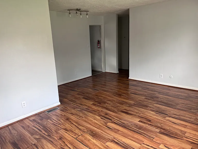 4006 N Bolton Ave — Photo 3