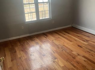 13750 233rd St #2, Rosedale, NY 11422