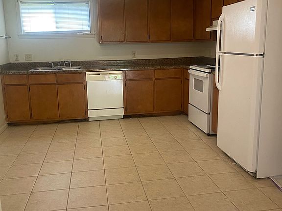 2nd image of 443 E Lee Blvd #7