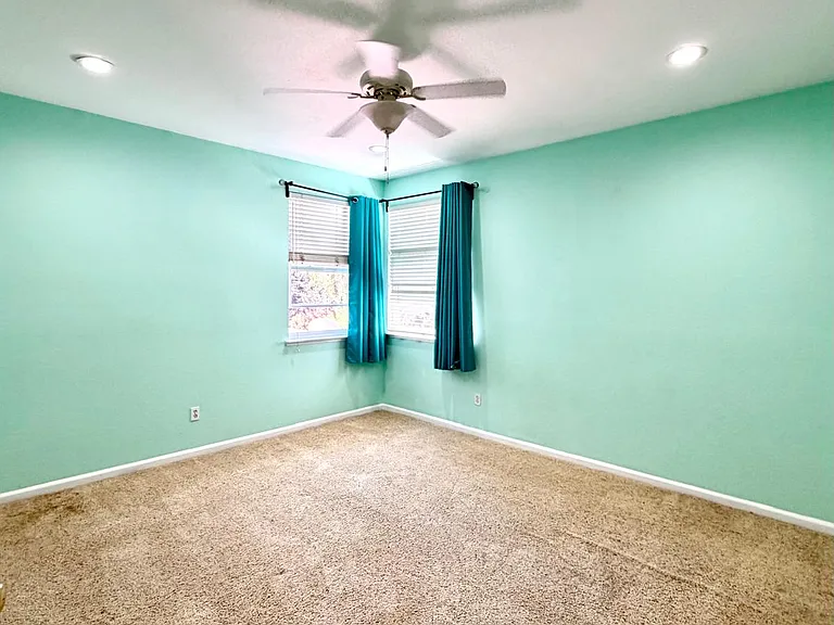 497 Williams St — Photo 44