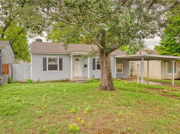 222 E Country Club Blvd, Elk City, OK 73644