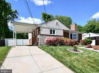 9823 Singleton Dr, Bethesda, MD 20817