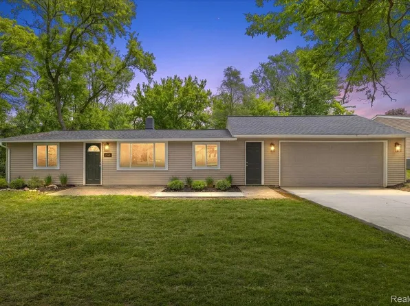 2148 Hoeft Dr, Commerce Township, MI 48390