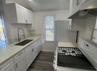 16861 Green Ln APT 2, Huntington Beach, CA 92649
