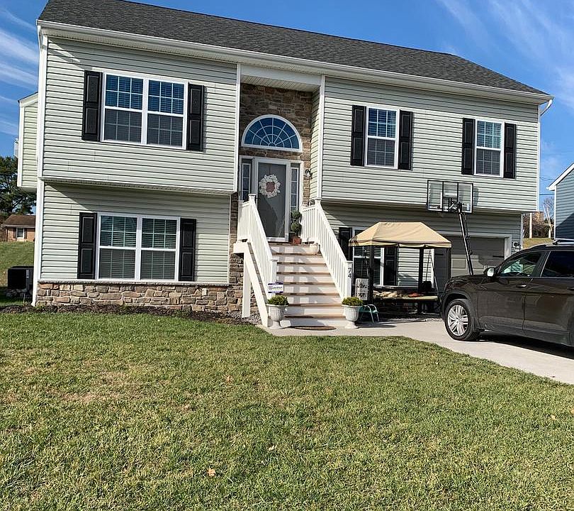 1st image of 74 Betts Way