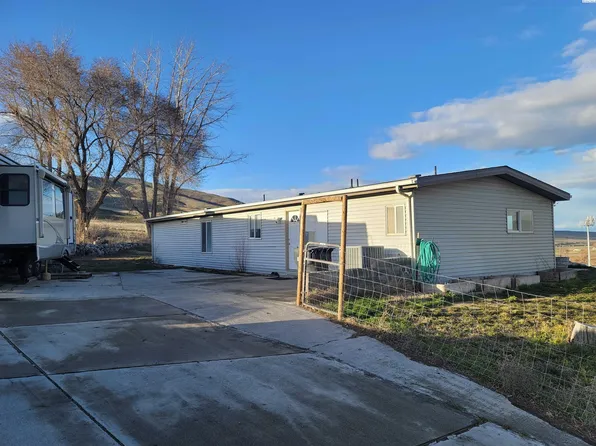 702 W Trinity Pr NW, Benton City, WA 99320