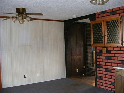 Eating area in kitchen