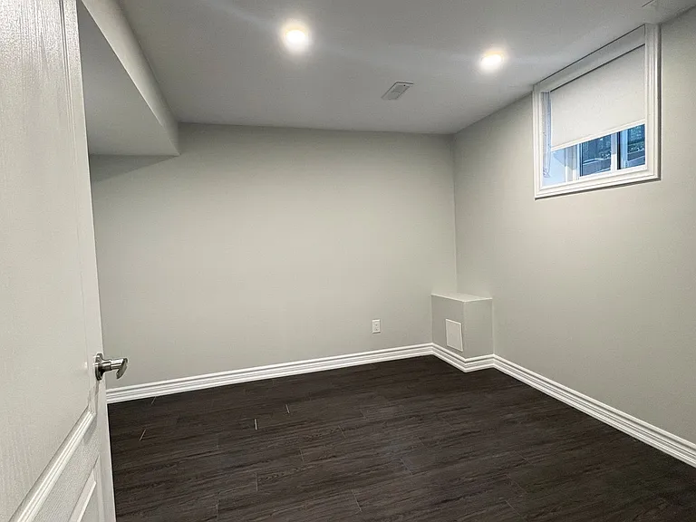 6772 Longview Pl #BASEMENT — Photo 10