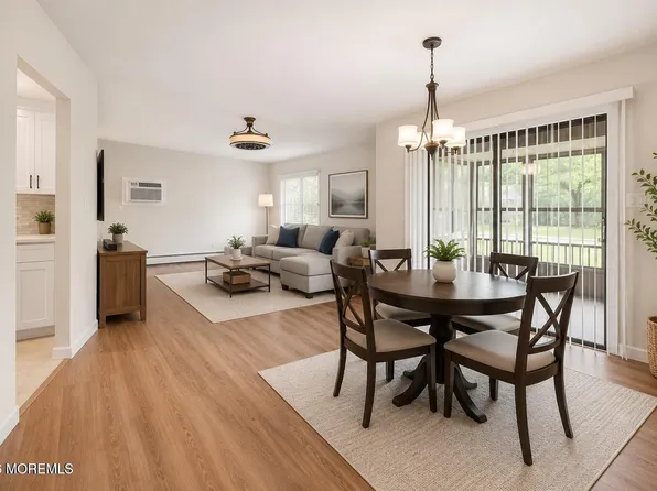 125 Amberly Dr Unit F, Manalapan, NJ 07726